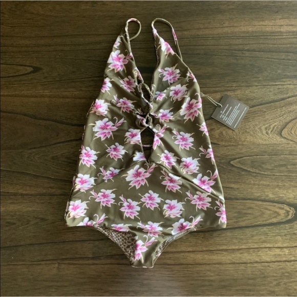❌SOLD❌Acacia Kokomo in Capsule Aloha - Picture 1 of 1